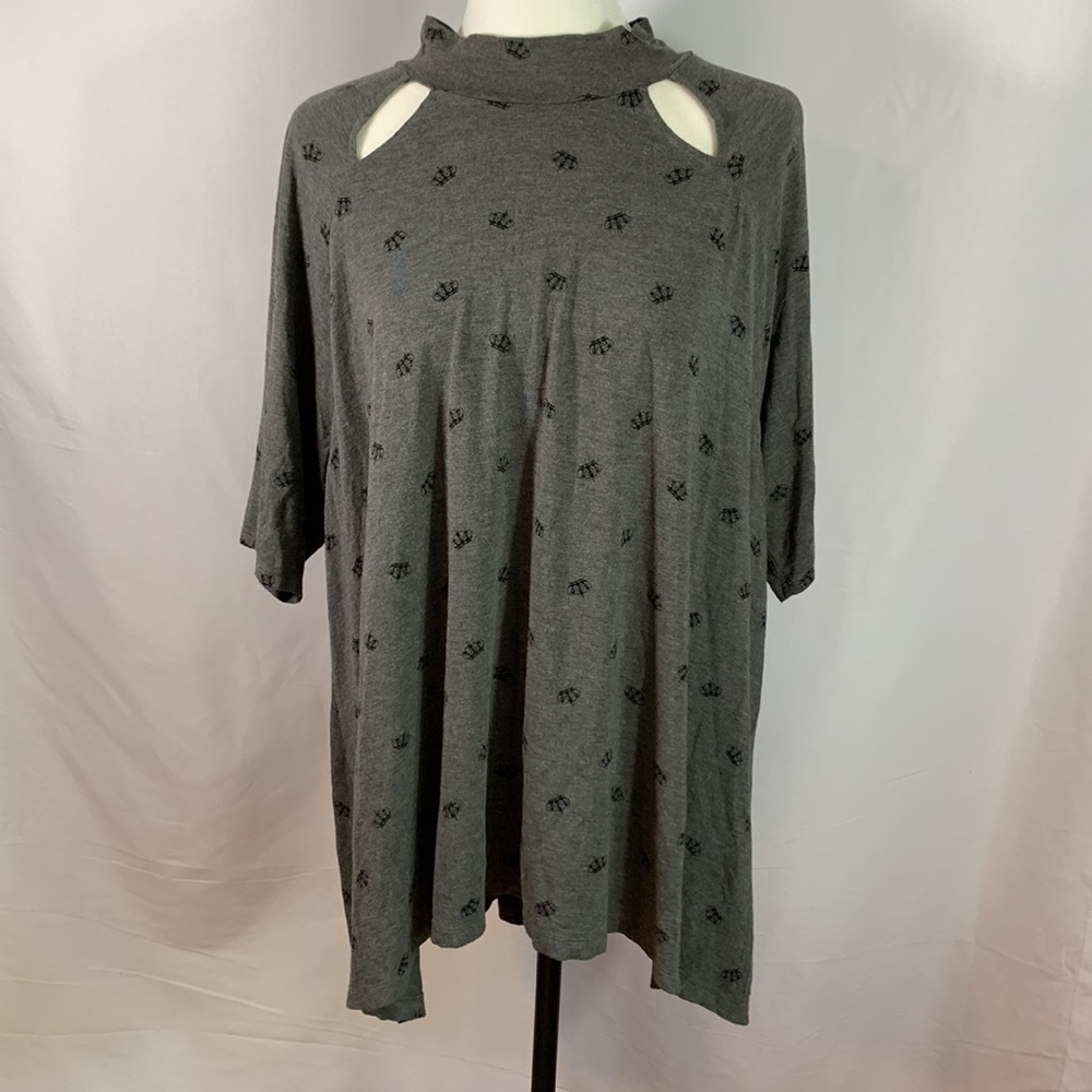 Michel Studio Gray Short Sleeve Top